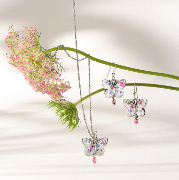 La Tulipe Butterfly Short Necklace