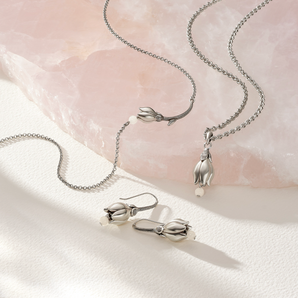 La Tulipe Petal French Wire Earrings