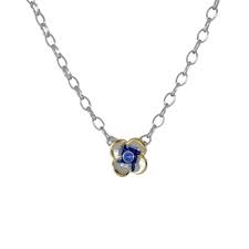 Novelão Collection Single Hydrangea Necklace